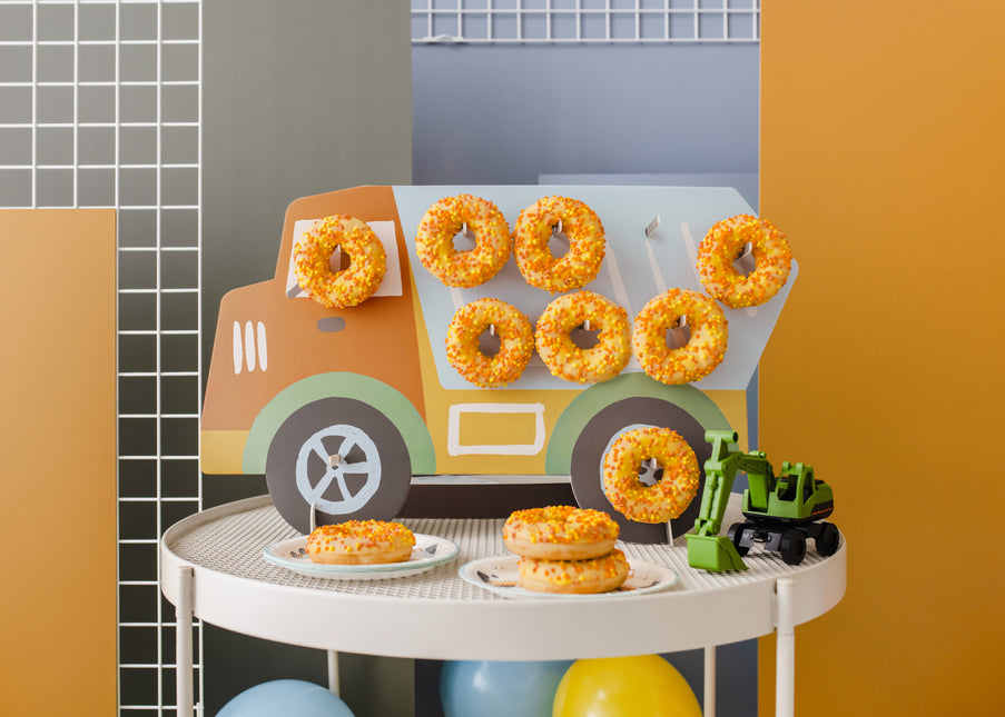 Donut Wall Truck 61x 37cm