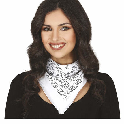 Biały szalik bandana