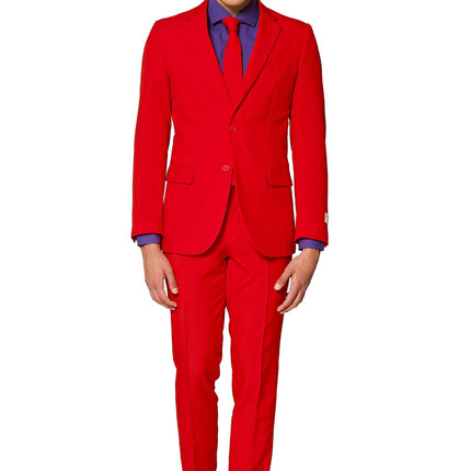 Mężczyźni w czerwonych garniturach <tc>OppoSuits</tc>