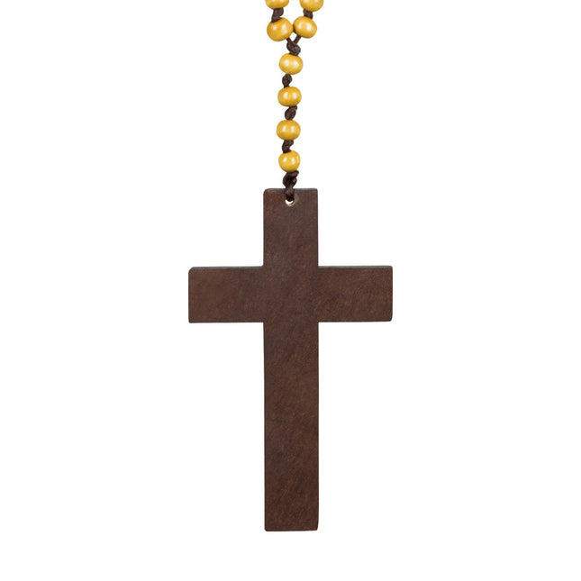 Drewniany krzyż z łańcuszkiem