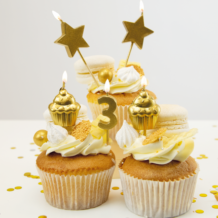 Świeczki na 3 lata Cupcake Gold 17,5 cm