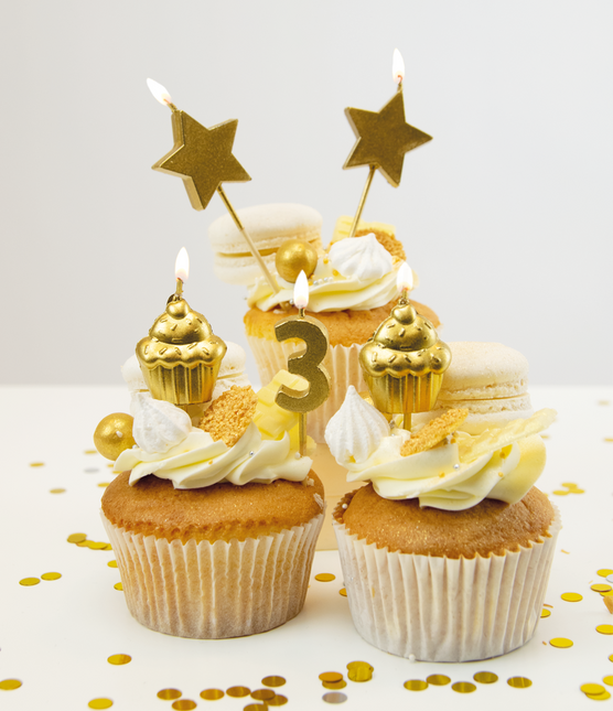 Świeczki na 3 lata Cupcake Gold 17,5 cm