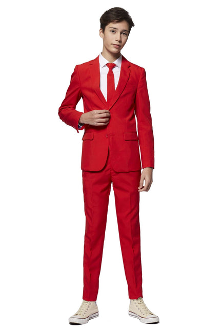 Nastolatek w czerwonym kombinezonie OppoSuits