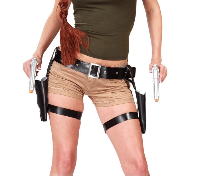 Kabury na nogi Tomb Raider i pistolety