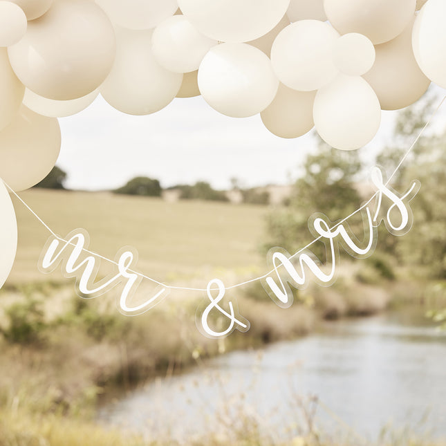 White Garland Mr & Mrs 2m